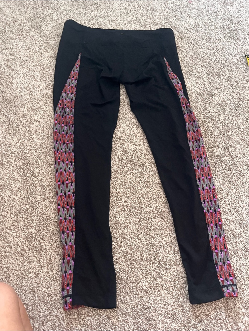 Athleta Women’s Large Black Geometric Side Panel 7/8 Athletic Leggings - Picture 7 of 8